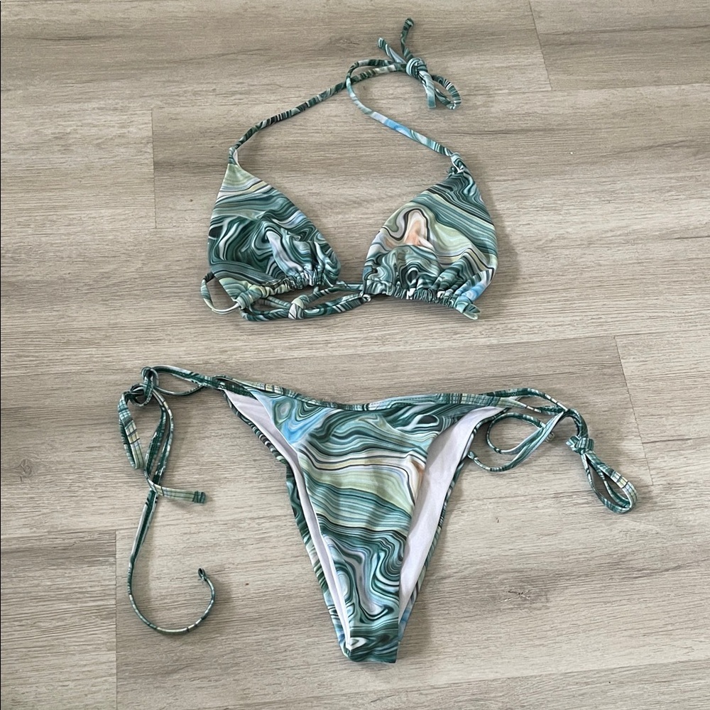 Stylish Green Swirl Bikini Set size XL